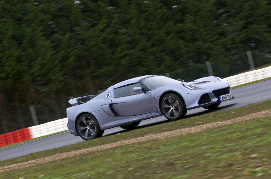  Lotus Exige S 2012 года  (фото 11 из 42)